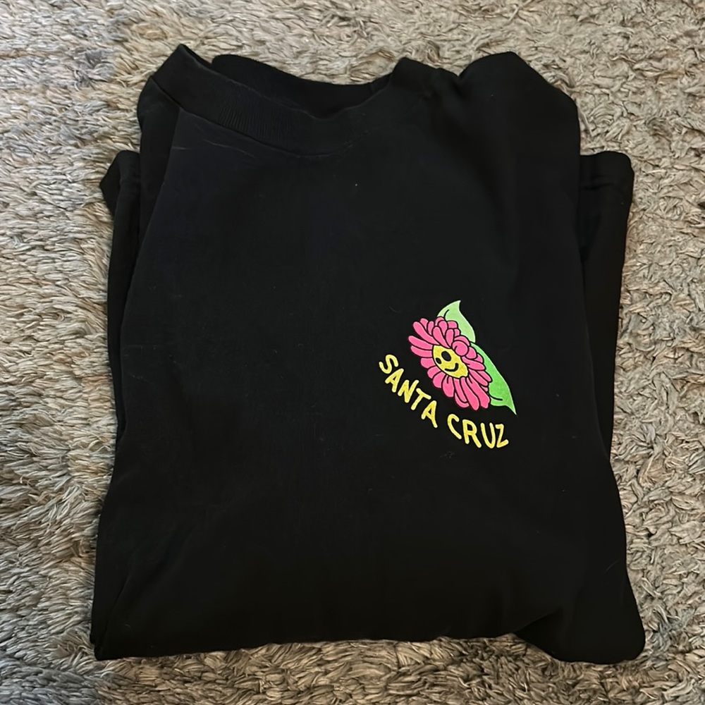 Santa cruz long sleeve, size small